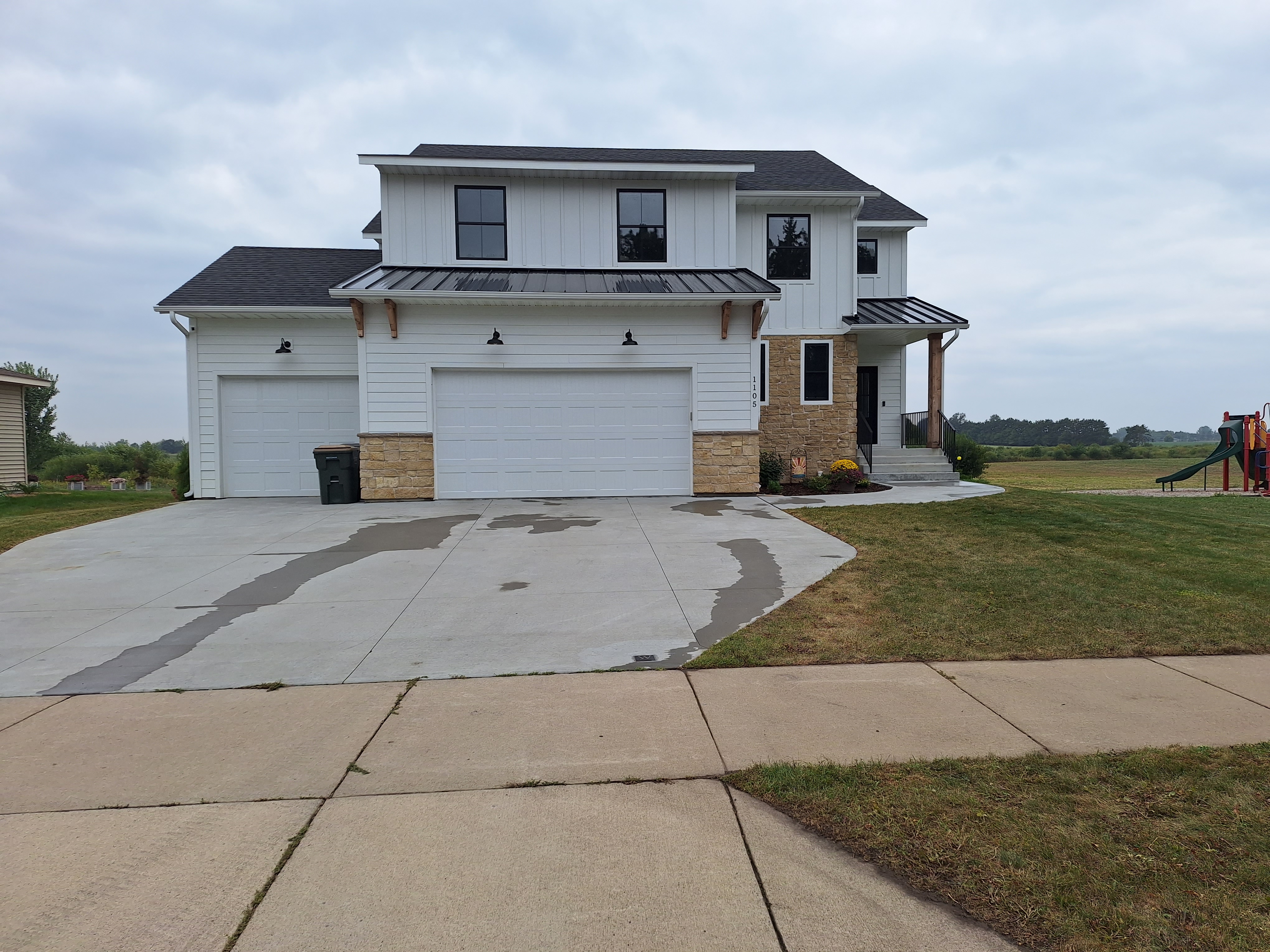 Exterior House Washing and Window Cleaning Completed in Sartell, MN