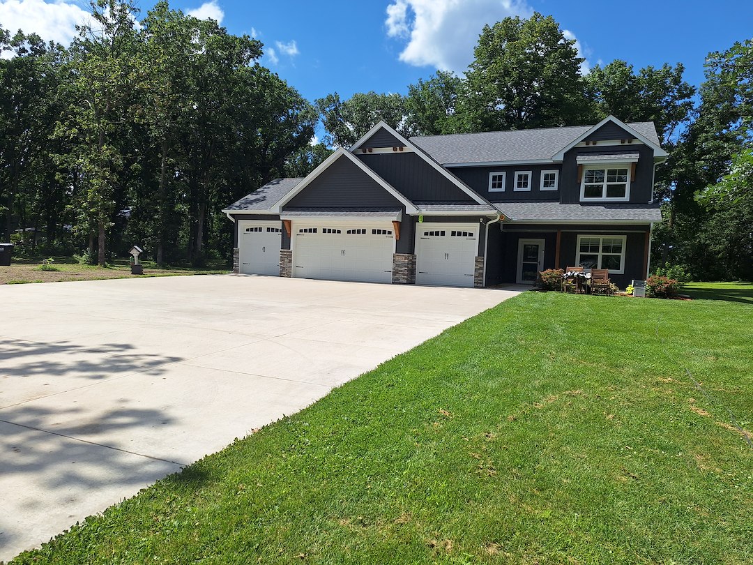 House Washing and Driveway Washing in Becker, MN