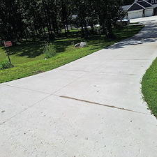 House-Washing-and-Driveway-Washing-in-Becker-MN 3
