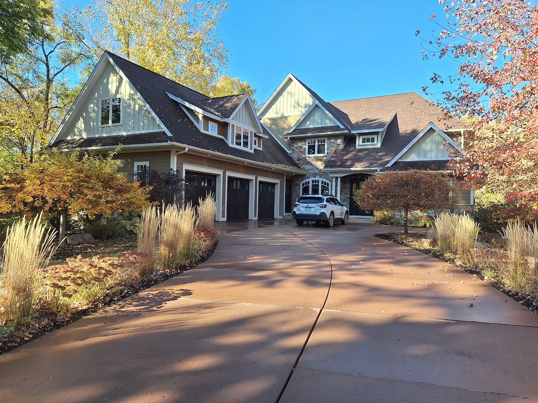 House Washing and Pressure Washing in Plymouth, MN